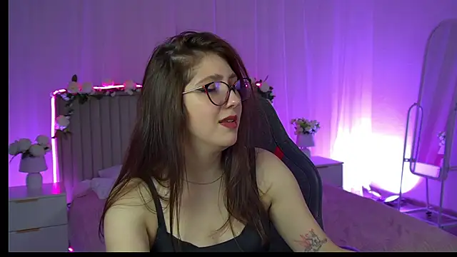 Mary Miiller online show from 12/03/25, 12:36