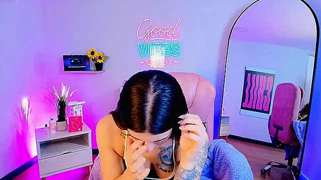 Alice Vixen online show from 06/10/26, 12:15