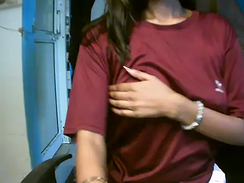 RENUKA RAJPUT online show from 06/10/26, 01:32