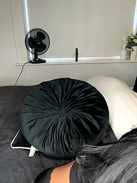 Snapshot of juicylucie chatting on 10/30/25, 10:38 juicylucie online show from 10/30/25, 10:38