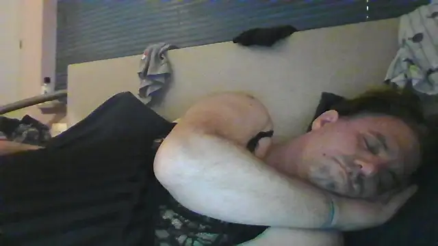 Snapshot of JasperGeil chatting on 10/08/25, 05:49 JasperGeil online show from 10/08/25, 05:49