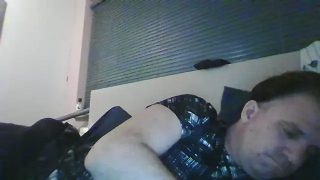 Snapshot of JasperGeil chatting on 10/08/25, 08:17 JasperGeil online show from 10/08/25, 08:17