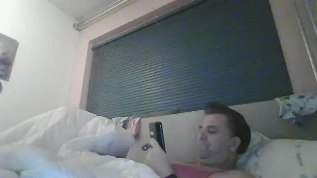 Snapshot of JasperGeil chatting on 10/22/25, 09:25 JasperGeil online show from 10/22/25, 09:25