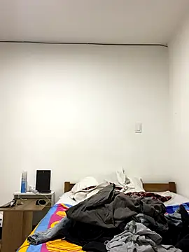 Snapshot of dominant_boy77 chatting on 10/07/25, 01:30 dominant boy77 online show from 10/07/25, 01:30