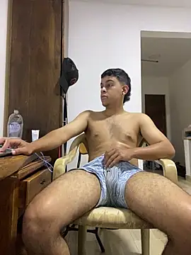 Snapshot of dominant_boy77 chatting on 11/05/25, 03:50 dominant boy77 online show from 11/05/25, 03:50