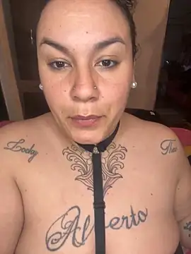 Snapshot of valen1891 chatting on 09/25/25, 01:20 valen1891 online show from 09/25/25, 01:20