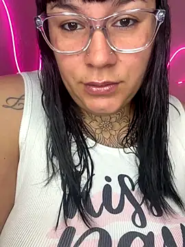 Snapshot of valen1891 chatting on 10/14/25, 12:50 valen1891 online show from 10/14/25, 12:50