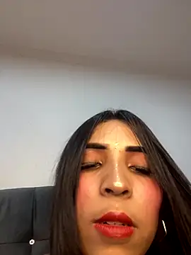 Snapshot of Rosa_25x chatting on 10/19/25, 02:18 Rosa 25x online show from 10/19/25, 02:18