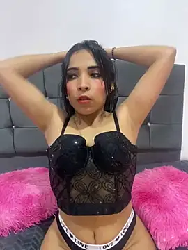 Snapshot of Rosa_25x chatting on 11/11/25, 01:11 Rosa 25x online show from 11/11/25, 01:11