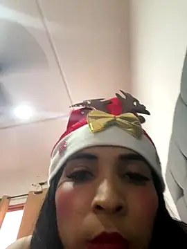 Snapshot of Rosa_25x chatting on 12/21/25, 02:35 Rosa 25x online show from 12/21/25, 02:35