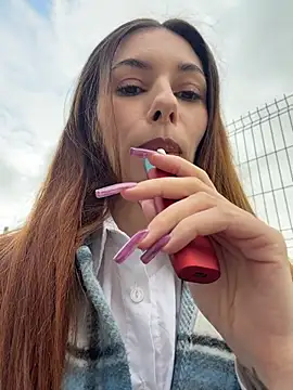 Amelie Crosby online show from 07/05/26, 01:51