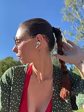 Amelie Crosby online show from 07/18/26, 02:21