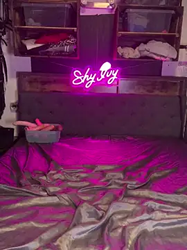 Snapshot of Shy_Ivy chatting on 09/10/25, 09:37 Shy Ivy online show from 09/10/25, 09:37