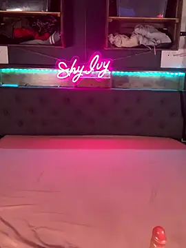 Snapshot of Shy_Ivy chatting on 09/25/25, 08:34 Shy Ivy online show from 09/25/25, 08:34