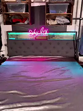 Snapshot of Shy_Ivy chatting on 10/12/25, 06:51 Shy Ivy online show from 10/12/25, 06:51