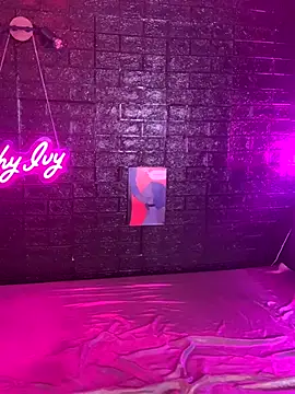 Snapshot of Shy_Ivy chatting on 11/03/25, 10:53 Shy Ivy online show from 11/03/25, 10:53