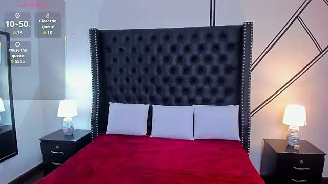 Snapshot of Meloddy_Parkerr_ chatting on 10/08/25, 04:43 Meloddy Parkerr online show from 10/08/25, 04:43