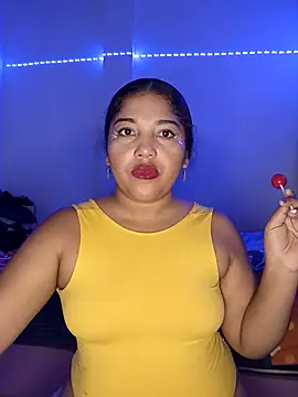 Snapshot of angelHeath13 chatting on 10/11/25, 04:33 angelHeath13 online show from 10/11/25, 04:33