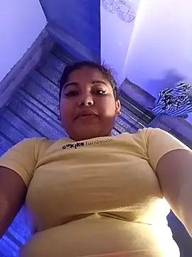 Snapshot of angelHeath13 chatting on 10/26/25, 05:57 angelHeath13 online show from 10/26/25, 05:57