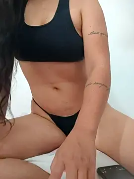 Snapshot of nikolyhot chatting on 11/04/25, 11:09 nikolyhot online show from 11/04/25, 11:09