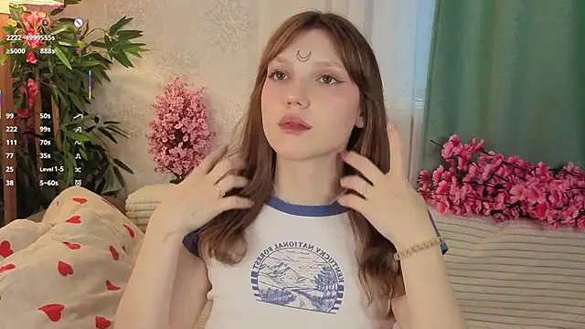 Snapshot of Lunabate chatting on 11/07/25, 05:07 Lunabate online show from 11/07/25, 05:07