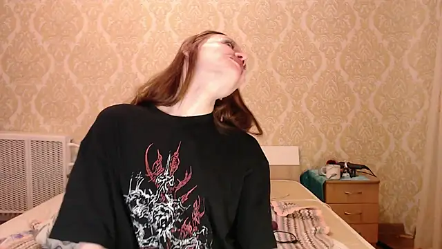 Kitkaat00 online show from 12/16/25, 12:43