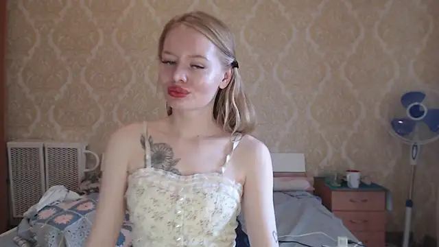 Kitkaat00 online show from 06/04/26, 08:42