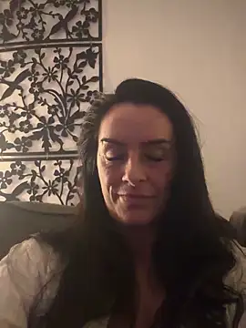 Islaymae gilf online show from 12/22/25, 11:57