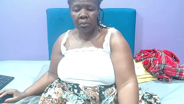 NaughtyChubbyZoe online show from 09/22/25, 05:53