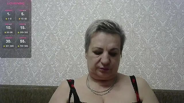 StarNicole online show from 11/16/25, 05:18