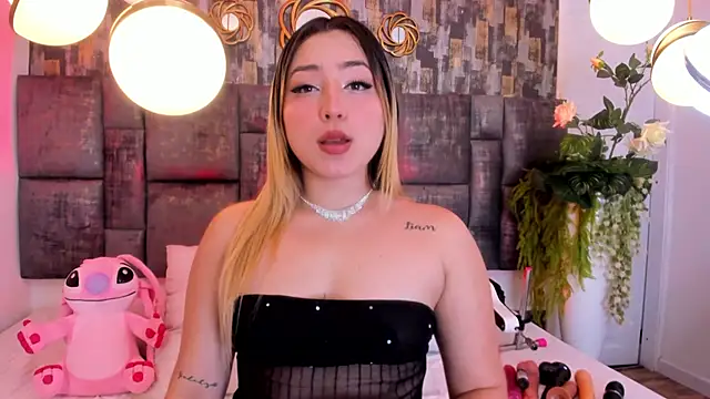 PatyLawrence online show from 11/18/25, 03:23