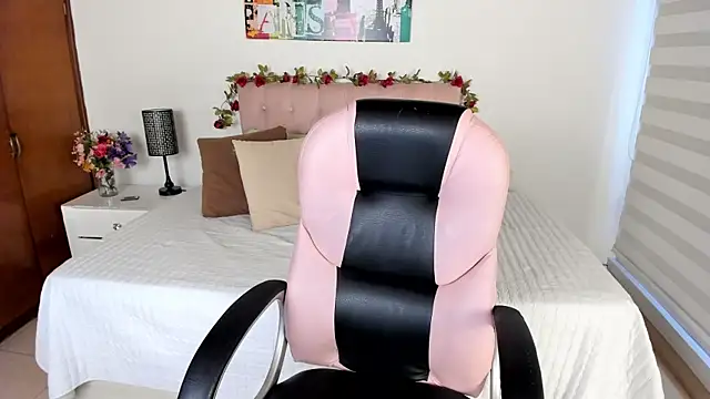 Lucie Harper online show from 09/21/25, 08:32