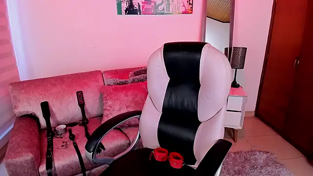 Lucie Harper online show from 09/28/25, 07:52