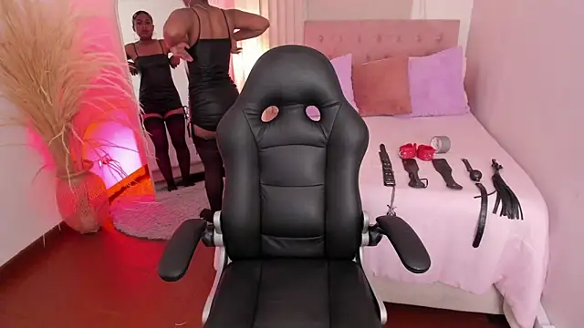 Lucie Harper online show from 10/15/25, 08:09