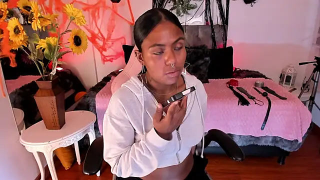 Lucie Harper online show from 10/22/25, 08:08