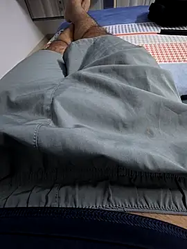 Snapshot of black-beast123 chatting on 11/29/25, 06:11 black-beast123 online show from 11/29/25, 06:11