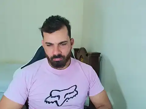 Snapshot of max_love255 chatting on 10/06/25, 07:11 max love255 online show from 10/06/25, 07:11