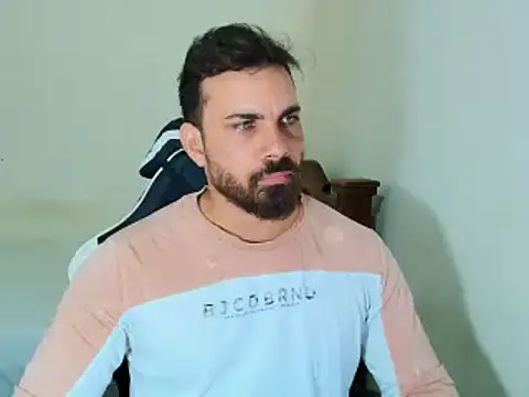 Snapshot of max_love255 chatting on 10/16/25, 11:06 max love255 online show from 10/16/25, 11:06