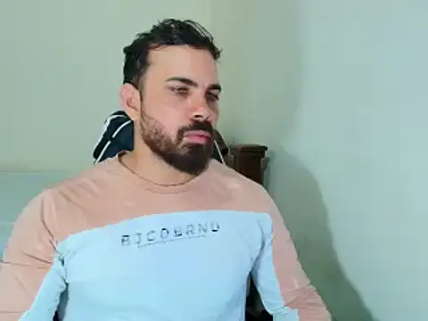 Snapshot of max_love255 chatting on 10/18/25, 05:25 max love255 online show from 10/18/25, 05:25