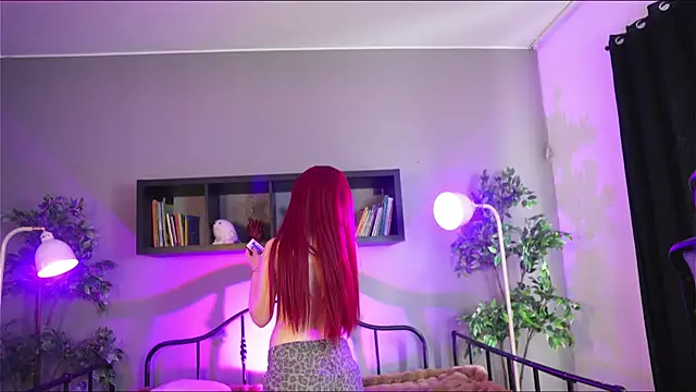 Snapshot of Sabrina_bloom chatting on 10/22/25, 01:00 Sabrina bloom online show from 10/22/25, 01:00