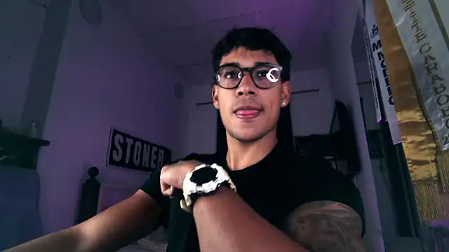 Snapshot of Ryan_x chatting on 11/07/25, 12:10 Ryan x online show from 11/07/25, 12:10