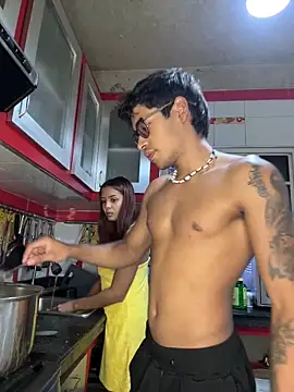 Snapshot of Ryan_x chatting on 12/17/25, 04:13 Ryan x online show from 12/17/25, 04:13