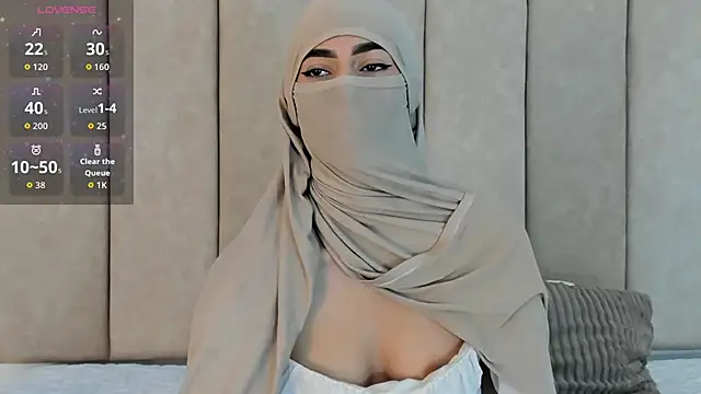 Zahiira  online show from 01/13/26, 12:21