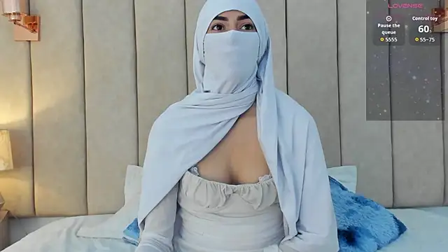  Zahiira  online show from 06/13/26, 12:14
