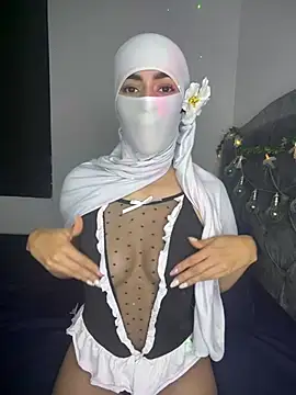  Zahiira  online show from 07/26/26, 01:47