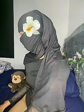  Zahiira  online show from 07/28/26, 12:48