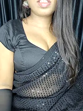 Snapshot of Webrowncouple chatting on 09/08/25, 04:28 Webrowncouple online show from 09/08/25, 04:28