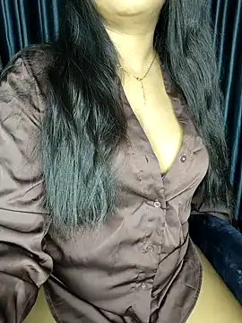 Snapshot of Webrowncouple chatting on 10/04/25, 02:31 Webrowncouple online show from 10/04/25, 02:31