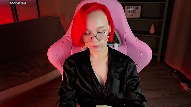 NaomiYoru online show from 09/09/25, 08:41