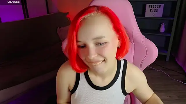 Snapshot of NaomiYoru chatting on 09/26/25, 08:24 NaomiYoru online show from 09/26/25, 08:24